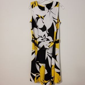 ASHLEY STEWART YELLOW/BLACK FLORAL PRINT FIT & FLARE SLEEVELESS SCOOP NECK SZ 12